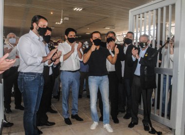 CPTM Mendes-Vila Natal istasyonunun açılışı. 10 Ağustos 2021, Sao Paulo, Brezilya: Sao Paulo Valisi, Joao Doria, başkent belediye başkanı, Ricardo Nunes ve sekreter Mendes-Vila Natal istasyonunun açılış töreni sırasında 