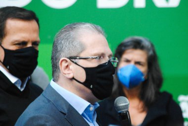 (Sao Paulo Sağlık Bakanlığı 'na teslim edilen 66.8 milyon Butantan aşısına ulaştı. 9 Ağustos 2021, Sao Paulo, Brezilya: Sao Paulo valisi Joao Doria (PSDB), Nat için iki milyon doz Coronavac aşısı salınımına eşlik eder.