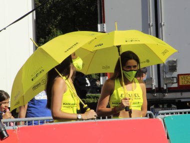 Bisiklet: 82. baskı Volta a Portugal. 4 Ağustos 2021, Lizbon, Portekiz: Efapel takımından bisikletçi Rafael Reis (sarı), Volta a Portugal 'ın 82.