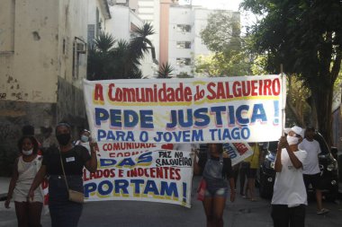 (Rio de Janeiro 'da Barış Yürüyüşü. 7 Ağustos 2021, Rio de Janeiro, Brezilya: Protestocular, 