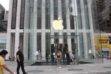 NYC PASS: işçiler ve müşteriler için aşı gereksinimi. 3 Ağustos 2021, New York, ABD: New York Belediye Başkanı Bill de Blasio, New York PASS 'ın New York' a giriş tarihini Salı (03) günü yaptığı basın toplantısında açıkladı.