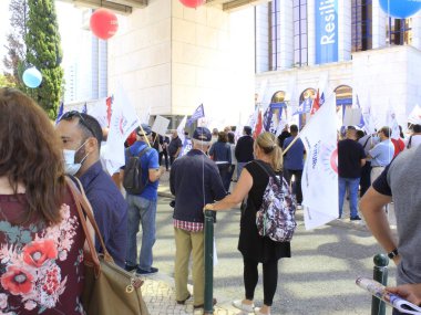 (CGD banka çalışanları Lizbon 'da grev yapıyor. 9 Ağustos 2021, Lizbon, Portekiz: Caixa Geral de Depositos (CGD) çalışanları CGD 'nin Lizbon' daki genel merkezi önünde grevdeler
