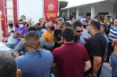 Natal 'da bir saldırıda vurularak öldürülen 4 yaşındaki bir kızın cenazesi. 9 Ağustos 2021, Natal, Rio Grande do Norte, Brezilya: Laura Cortez de Almeida 'nın 4 yaşındaki cesedi, Pazartesi günü öğleden sonra Natal' da defnedildi..