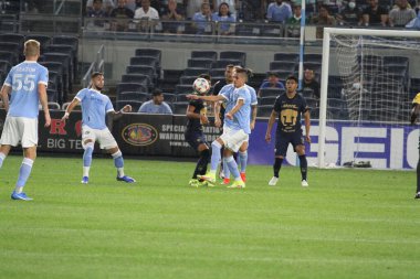 2021 Lig Kupası Çeyrek Finali: NYCFC Pumas 'a karşı. 11 Ağustos 2021, Bronx New York, ABD: NYCFC ve Pumas UNAM arasındaki futbol maçı New York 'taki Yankee Stadyumu' nda oynanan 2021 Lig Kupası çeyrek finalleri için geçerlidir., 