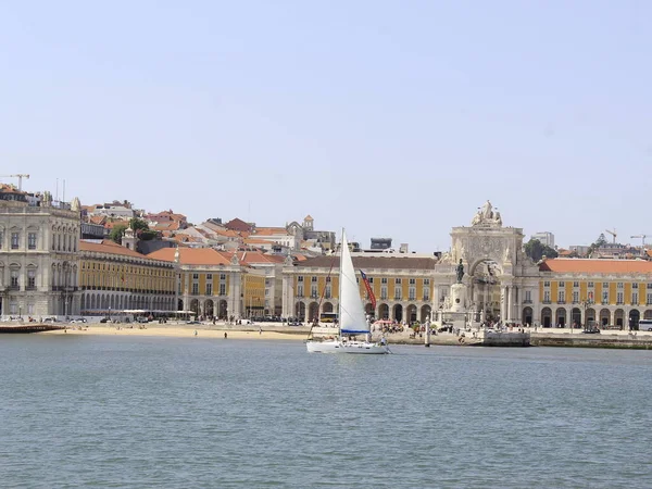 Sierpnia 2021 Lizbona Portugalia Ruch Stacjach Rzecznych Terreiro Paco Lizbonie — Zdjęcie stockowe