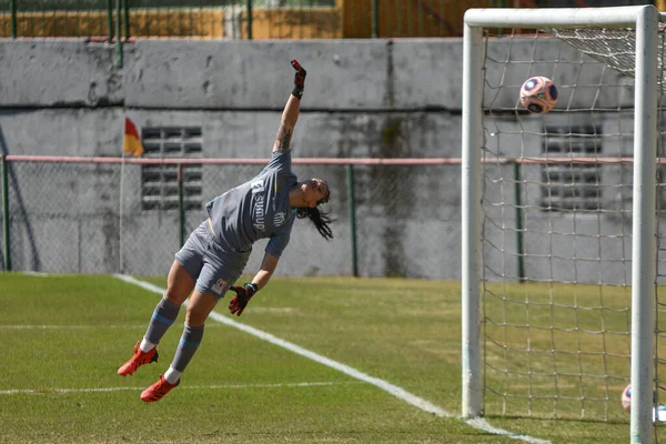 ポルトガル女子サッカー選手権 ポルトガルとサントス 2021年8月10日ブラジル サンパウロ サントスチームのクリスティアン ロジーラは ポルトガルとサントスのサッカー試合中に パウリスタ女性の第1段階の第1ラウンドのために有効 — ストック写真