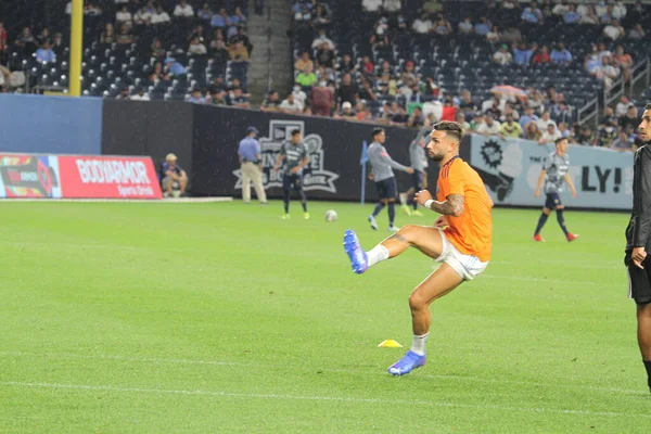 2021年リーグカップ準々決勝 Nycfc対プマス 8月11 2021 ブロンクスニューヨーク ニューヨークのヤンキースタジアムで開催された2021リーグカップの準々決勝に有効なNycfcとプーマスUnamの間のサッカー試合 — ストック写真