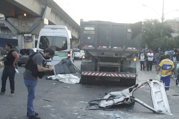 ジャネイロのブラジル アベニューで交通事故により死亡 8月11 2021 リオデジャネイロ ブラジル ジャネイロで イルハ ガバドールへのアクセスで ブラジル — ストック写真
