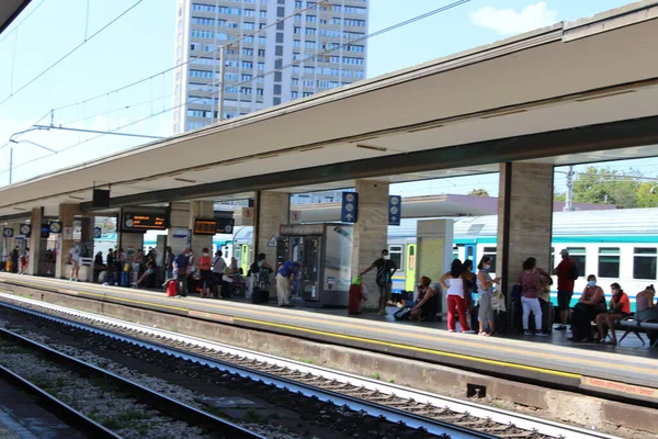 Utsikt Över Järnvägsstationen Rimini Italien Augusti 2021 Rimini Italien Utsikt — Stockfoto