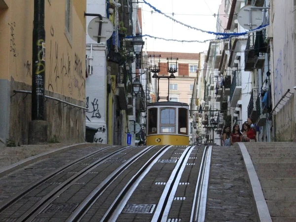 Agosto 2021 Lisboa Portugal Vista Famoso Elevador Bica Propriedade Companhia — Fotografia de Stock