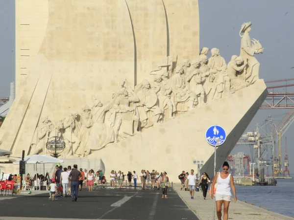 Août 2021 Lisbonne Portugal Mouvement Des Personnes Monument Aux Découvertes — Photo