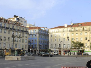 Lizbon 'daki Figueira Meydanı. 14 Ağustos 2021, Lizbon, Portekiz: Figueira Meydanı 'nda 14 Ağustos Cumartesi günü, Lizbon şehir merkezinde bulunan insanların hareketi)