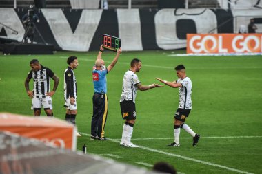 Brezilya Futbol Şampiyonası: Korintliler ve Ceara. 15 Ağustos 2021, Sao Paulo, Brezilya: Corinthians takımından oyuncu Adson, Corinthians ve Ceara arasında oynanan maçta attığı golü kutluyor.