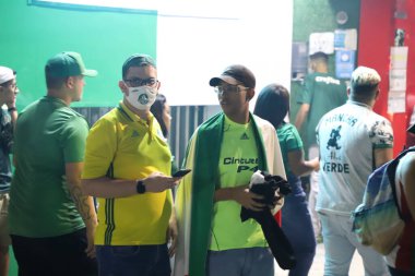 17 Ağustos 2021, Sao Paulo, Brezilya: Palmeiras taraftarları, Sao Paulo takımıyla oynanan futbol maçına gelen oyuncuları karşılıyor. 