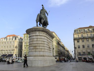 Lizbon 'daki Figueira Meydanı. 14 Ağustos 2021, Lizbon, Portekiz: Figueira Meydanı 'nda 14 Ağustos Cumartesi günü, Lizbon şehir merkezinde bulunan insanların hareketi)