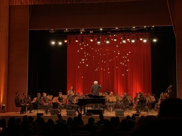 Joao Carlos Martins Uppträder Med Bachiana Filarmonica Sesi Augusti 2021 — Stockfoto