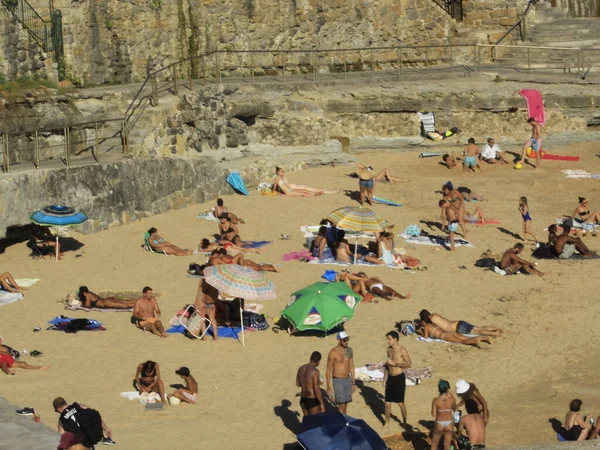 Día Soleado Lleva Bañistas Playa Azarujinha Estoril Agosto 2021 Estorial — Foto de Stock