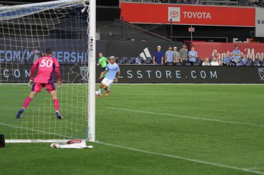 NYCFC ve New England arasında Amerikan Futbolu. 28 Ağustos 2021, Bronx, New York, ABD: New York 'taki Yankee Stadyumu' nda oynanan Major League Soccer (MLS) sırasında NYCFC ile New England arasında oynanan futbol maçı