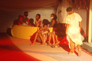 Varoş Mare sakinlerinin tiyatro gösterileri ve sunumları. 23 Ağustos 2021, Rio de Janeiro, Brezilya: Complexo da Mare sakinleri tarafından Rio de Janeiro 'da sahnelenen tiyatro gösterileri ve sunumlar