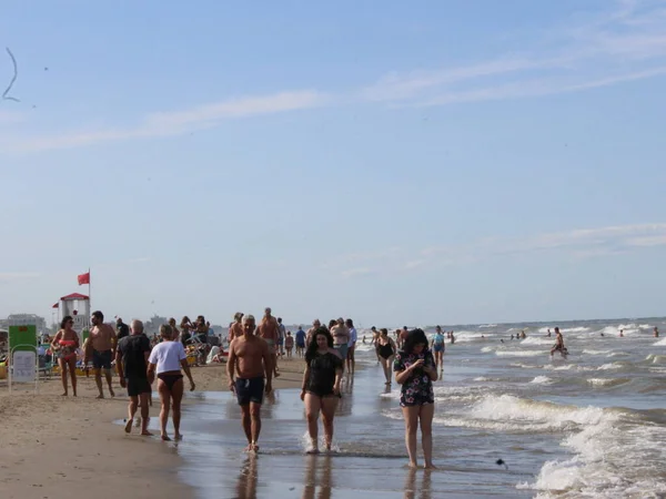 Badgasten Genieten Van Hitte Het Strand Riccione Augustus 2021 Riccione — Stockfoto