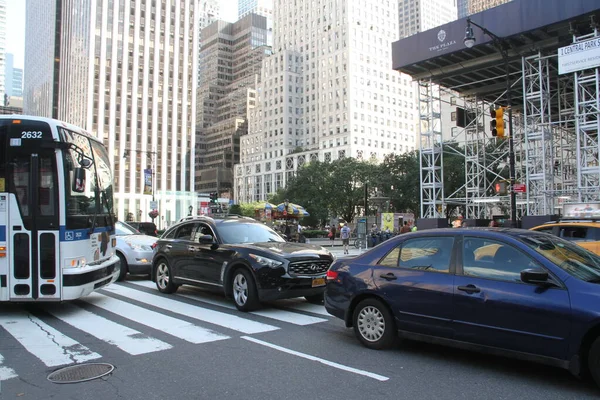 Tráfego Pesado Veículos Manhattan Agosto 2021 Nova Iorque Estados Unidos — Fotografia de Stock