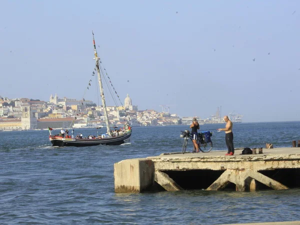 Rörelse Staden Cacilhas Augusti 2021 Almada Portugal Rörelse Kommunen Cacilhas — Stockfoto