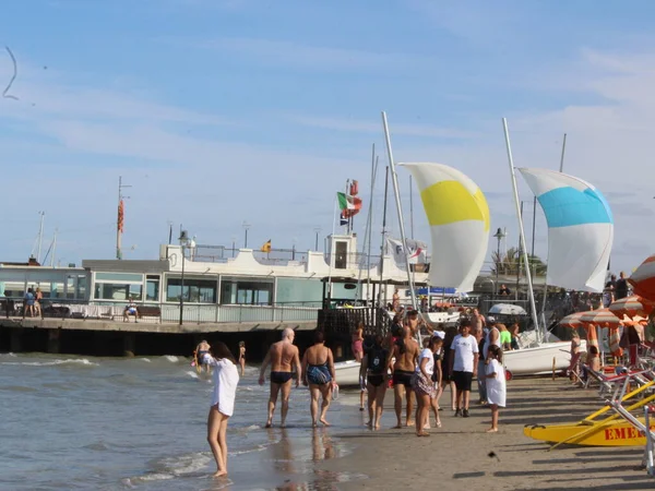Badegäste Genießen Die Hitze Strand Von Riccione August 2021 Riccione — Stockfoto