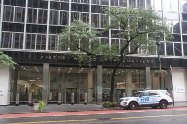 Pfizer Aşısı için tam FDA onayı. 23 Ağustos 2021, New York, ABD: Amerikan Gıda ve İlaç İdaresi (FDA) 23 Ağustos Pazartesi günü Pfizer aşısının kullanımına tam onay verdi.