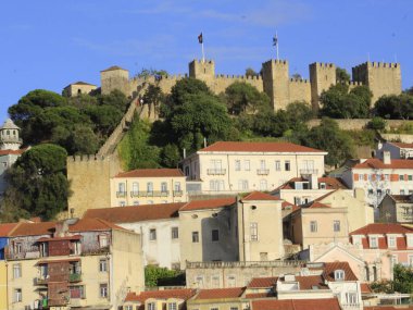 Lizbon 'da turizm. 28 Ağustos 2021, Lizbon, Portekiz: Portekiz 'in başkenti Lizbon' da turistik bölgelerde 28 Ağustos Cumartesi günü, koronavirüs salgınının ortasında insan dolaşımı