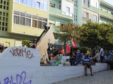 Cacilhas 'ta siyasi kampanya, Almada şehrinde. 25 Ağustos 2021, Cacilhas, Almada, Portekiz: 26 Eylül 'de yapılacak seçimler için Cacilhas' ta siyasi kampanya. 