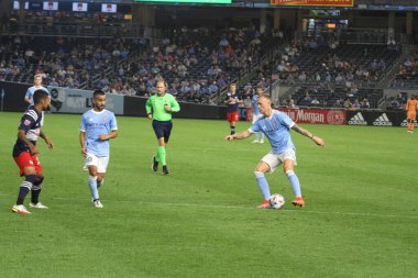 NYCFC ve New England arasında Amerikan Futbolu. 28 Ağustos 2021, Bronx, New York, ABD: New York 'taki Yankee Stadyumu' nda oynanan Major League Soccer (MLS) sırasında NYCFC ile New England arasında oynanan futbol maçı