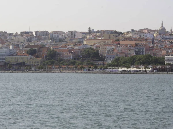 Lisbon Cacilhas Arasındaki Nehir Istasyonlarında Hareket Var Ağustos 2021 Lizbon — Stok fotoğraf