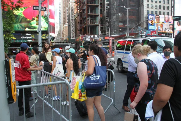 Times Square Giant Ferris Wheel Trekt Publiek Eerste Dag Van — Stockfoto
