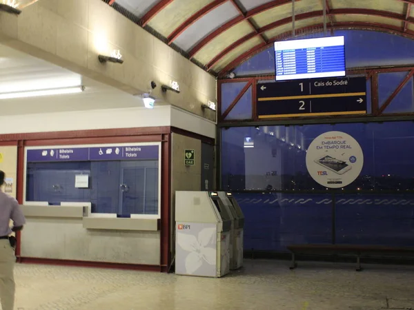 Movimento Nas Estações Fluviais Entre Lisboa Cacilhas Agosto 2021 Lisboa — Fotografia de Stock