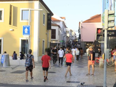 23 Ağustos 2021, Cascais, Portekiz: Lisabon 'un başkenti Cascais' de 23 Ağustos Pazartesi günü insan hareketleri),