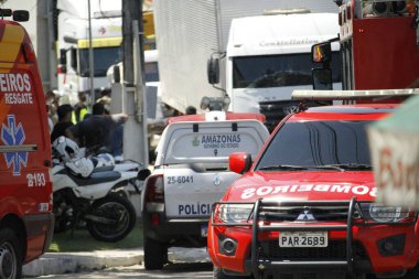 Manaus 'ta bir araba kazasında iki kadın öldü. 27 Ağustos 2021, Manaus, Amazonas, Brezilya: Manaus 'ta bir araba kazasında iki kadın öldü. Suzy da Silva Pedrosa, 37, ve Maria Eduarda Caldas, 17, içinde bulundukları arabadan sonra öldüler, model Honda / Fit