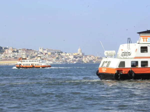 Beweging Rivierstations Tussen Lissabon Cacilhas Augustus 2021 Lisboa Portugal Verkeer — Stockfoto