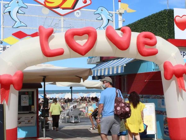 Bathers Enjoy Heat Beach Riccione August 2021 Riccione Italy Even — Stock Photo, Image