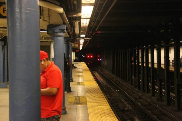 Şiddetli Yağış New York Taki Tüm Metro Hatlarında Çok Kısıtlı — Stok fotoğraf