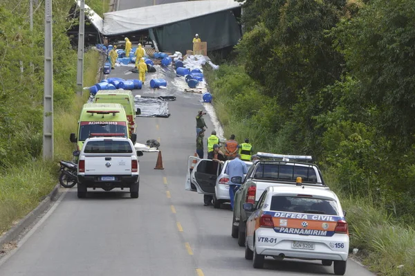 Int Camión Con Productos Químicos Vuelca Carretera Está Prohibida Región — Foto de Stock