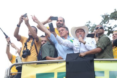 (Sao Paulo 'daki Paulista' da destekçilerinin katıldığı bir etkinliğe Bolsonaro da katıldı. 7 Eylül 2021, Sao Paulo, Brezilya: Brezilya Cumhurbaşkanı Jair Bolsonaro, 7 Eylül Salı günü Paulista Bulvarı 'nda destekçileriyle birlikte düzenlenen bir gösteri sırasında),