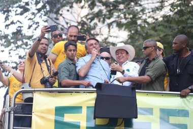 (Sao Paulo 'daki Paulista' da destekçilerinin katıldığı bir etkinliğe Bolsonaro da katıldı. 7 Eylül 2021, Sao Paulo, Brezilya: Brezilya Cumhurbaşkanı Jair Bolsonaro, 7 Eylül Salı günü Paulista Bulvarı 'nda destekçileriyle birlikte düzenlenen bir gösteri sırasında),