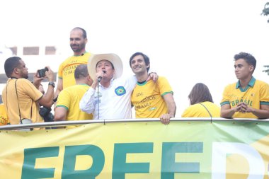 (Sao Paulo 'daki Paulista' da destekçilerinin katıldığı bir etkinliğe Bolsonaro da katıldı. 7 Eylül 2021, Sao Paulo, Brezilya: Brezilya Cumhurbaşkanı Jair Bolsonaro, 7 Eylül Salı günü Paulista Bulvarı 'nda destekçileriyle birlikte düzenlenen bir gösteri sırasında),