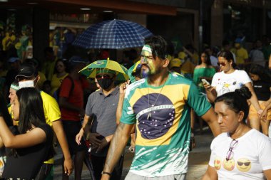 (Protestocular Manaus 'taki Bolsonaro hükümetini destekliyor. 7 Eylül 2021, Manaus, Amazonas, Brezilya: Binlerce insan 7 Eylül Salı günü Manaus 'ta düzenlenen Bağımsızlık Tatili' nde Brezilya Cumhurbaşkanı Jair Bolsonaro 'nun lehine eylemlere katıldı. Halkla ilişkiler.