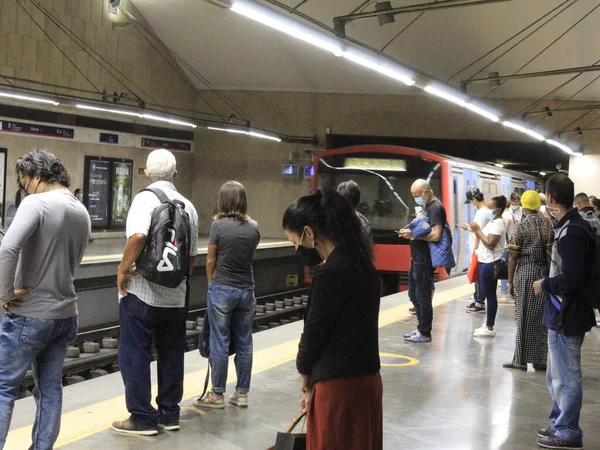 Int Passagiersverkeer Met Metro Van Lissabon September 2021 Lissabon Portugal — Stockfoto