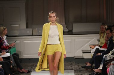 Frederick Anderson SS 2022 'de. 9 Eylül 2021, New York, ABD: COVID-19 kısıtlamaları nedeniyle bir yıldan fazla çevrimiçi yayın yaptıktan sonra, New York Moda Haftası resmi geçit törenlerine geri dönüyor ve Frederic Anderson SS 2022 'yi sunuyor. 