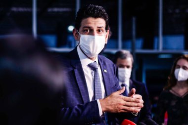 (Guarulhos Uluslararası Havalimanı 'na giden trenin yapımına ilişkin ek belgeyi imzaladığın için ciddiyet. 8 Eylül 2021, Guarulhos, Sao Paulo, Brezilya: Guar 'a giden trenin yapımında yapılacak değişikliğin imzalanması için seremoni