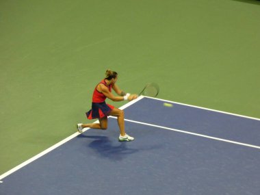 Sabalenka, 2021 USTA Açık Tenis Şampiyonası 'nda Krejcikova' yı Bayanlar Grand Slam Yarışması 'na taşıdı: 7 Eylül 2021, Flushing, Queens, NY, ABD. Belaruslu Aryna Sabalenka ikinci Grand Slam 'ini kazandı.