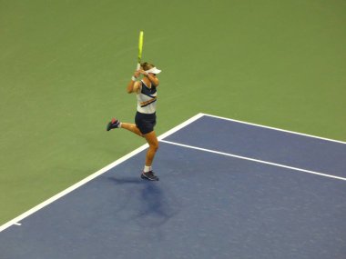 Sabalenka, 2021 USTA Açık Tenis Şampiyonası 'nda Krejcikova' yı Bayanlar Grand Slam Yarışması 'na taşıdı: 7 Eylül 2021, Flushing, Queens, NY, ABD. Belaruslu Aryna Sabalenka ikinci Grand Slam 'ini kazandı.