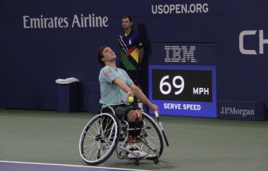 US Open Tennis 2021: WC Mens Singles çeyrek finali. 9 Eylül 2021, Queens, New York, ABD: WC (Tekli Sandalye) Hollanda 'dan Tom Egberink ile İngiltere' den Gordon Reid arasında Louis Armstrong 'da oynanan çeyrek final 